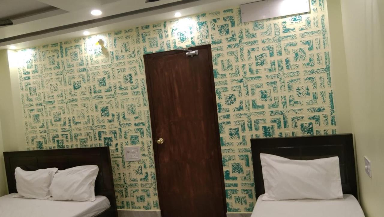 Dubby Indian Hotel Inn ! Puri Esterno foto