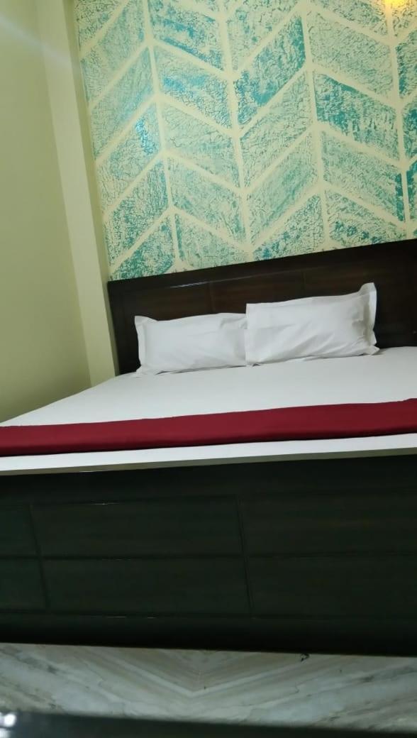 Dubby Indian Hotel Inn ! Puri Esterno foto